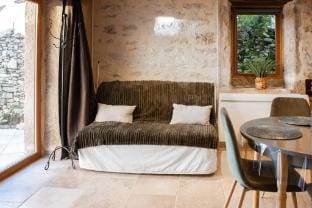 Charming gte in stones Vacation rental in Occitanie