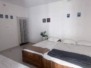 Vibe 1 Room for family and freinds with kitchen Vacation rental in Hyderabad