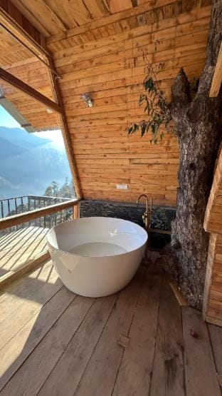 Sukoon A frame Treehouse with Hot Tub Farm Stay in Himachal Pradesh
