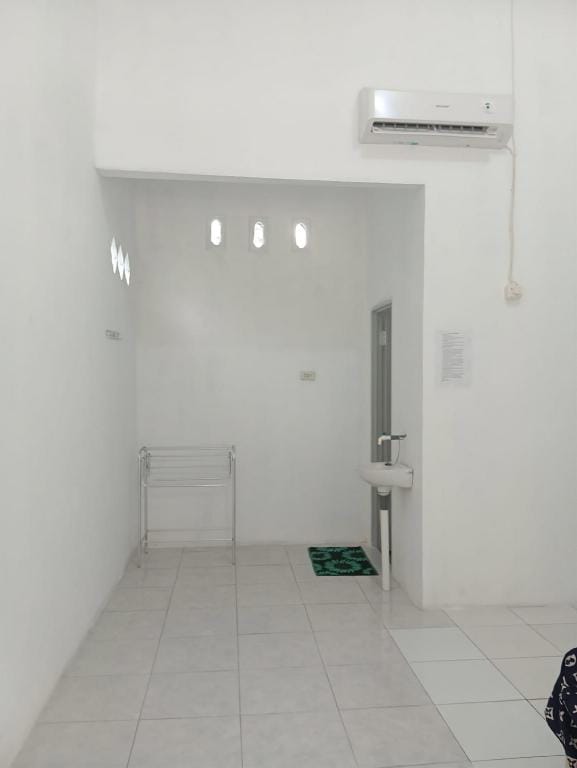 Ali's Family Homestay Hotel in Indonesia