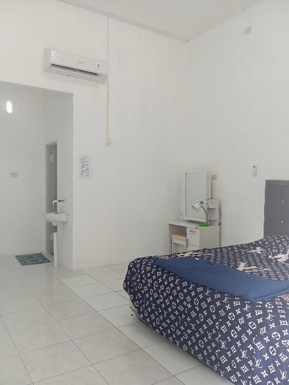 Ali's Family Homestay Hotel in Indonesia