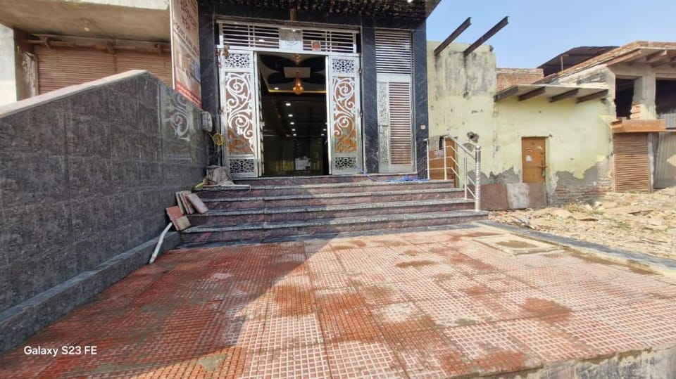 Shree Kalicharan Bhawan Hotel in Uttar Pradesh
