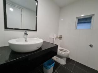 Maritime 10 pax 121  Vacation rental in George Town