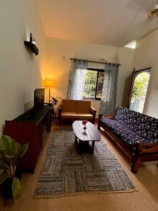 2-bedroom fully furnished apartment, Within 300 meters to Palolem Beach Vacation rental in Canacona