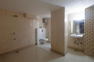 Hotel Grand Marina Near IGI Airport Delhi Apartment in New Delhi
