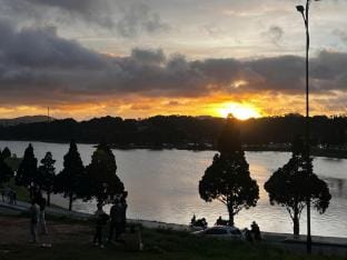 Chăn Ấm Nệm Êm | Cozy View Budget Homestay Dalat Hotel in Dalat