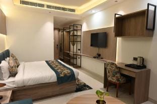New Naresh Sweets Restaurant and Hotel Raebareli Hotel in Uttar Pradesh