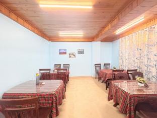 Hotel Pinecrest Inn Darjeeling Hotel in Darjeeling