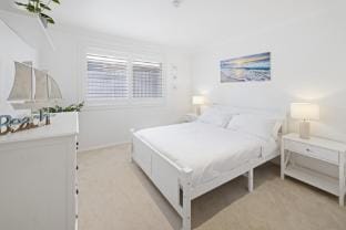 Spacious 4-Bed Home Near Avalon Beach Vacation rental in Pittwater Council