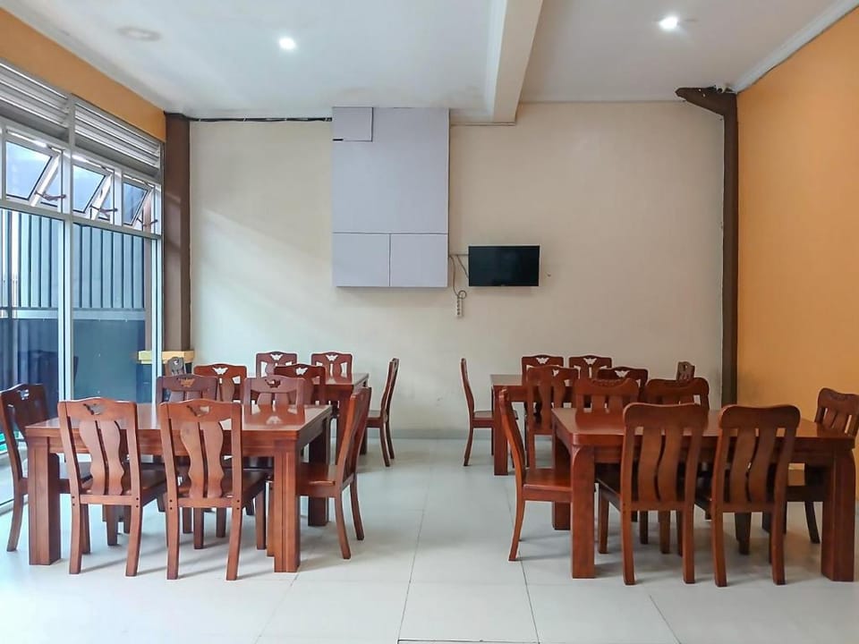 Shabrina Homestay Syariah Terminal Tirtonadi Solo RedPartner Hotel in Indonesia