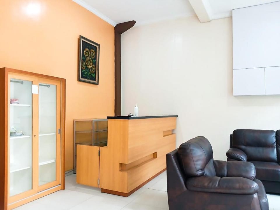 Shabrina Homestay Syariah Terminal Tirtonadi Solo RedPartner Hotel in Indonesia