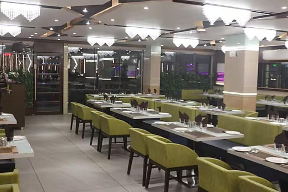 Hotel Royal Palace Shantipura Ahmedabad Gujarat Hotel in Ahmedabad