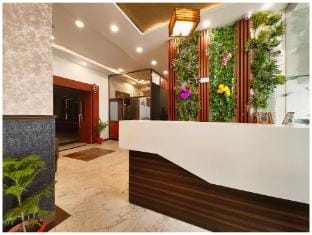 Goroomgo SV Grand Varanasi  Hotel in Varanasi