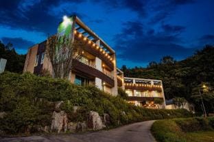 Cheongpyeong Glamdog Dog Pension Bed and Breakfast in Gyeonggi-do
