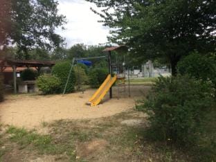 M.Home CONFORT F022 3chbr/6pers Luxury tent in Pays de la Loire