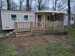 M.Home CONFORT F022 3chbr/6pers Luxury tent in Pays de la Loire