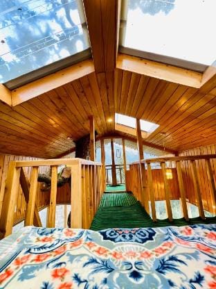 The Divine Treehouse JIBHI Vacation rental in Himachal Pradesh