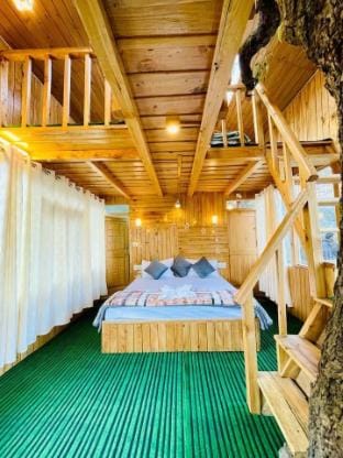 The Divine Treehouse JIBHI Vacation rental in Himachal Pradesh