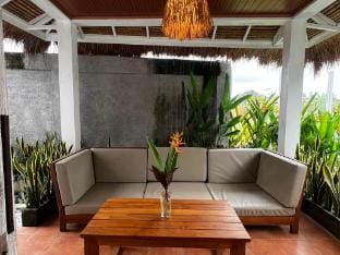 Spacious villa with big pool Villa in Sukawati