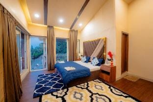 Fernstone 4BHK Pool Villa, Garden, BBQ, Home-Cook! Villa in Maharashtra