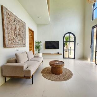 INDAH LILY: Entire 2BR Villa w/Private Pool~Canggu Villa in North Kuta