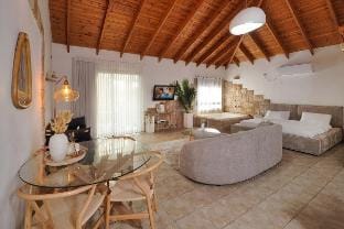 Forest View Villa – 2 Suites with spa &Heated Pool Villa in North District