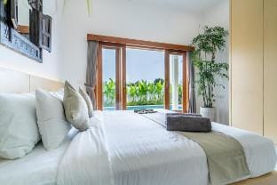 The R Tambora | Stylish 3BR Tropical Escape Villa in North Kuta