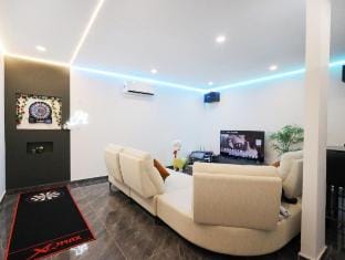 Miao Nalisa 30Pax Party House Even 1st Choise Villa in Johor Bahru
