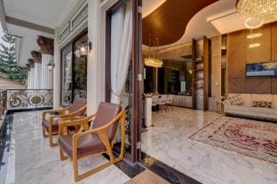 Lulu Luxury New 5br Villa Private Family Gathering Villa in Cisarua