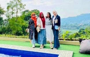 The Ayesha Villa 5 Vie Space Villa in Cisarua