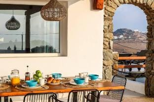 Luxury White Oasis Villa w Private Pool in Mikonos Villa in Mykonos