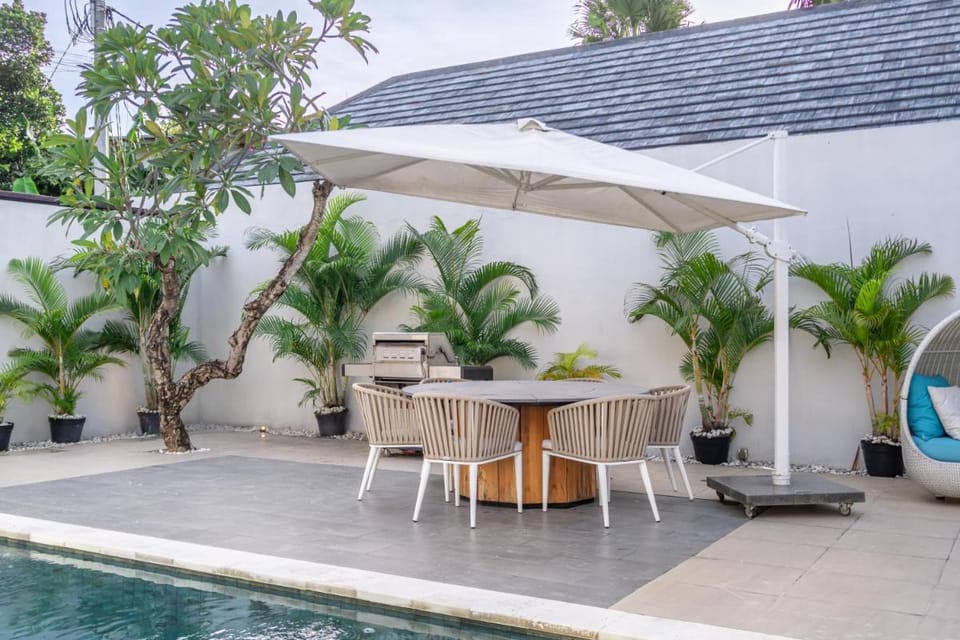 Lotus Villa-Cozy 3BR in Canggu Villa in North Kuta