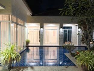 Nai Harn Family Pool Villa 4 bdr Villa in Rawai