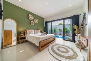 Bella Vita-2BR Villa in Canggu-Pool&Rooftop Villa in Kuta