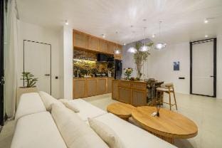Ardhana 17 - Chic 2BR Villa in a Prime Location w Pool & Garden Villa in Kuta