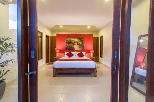 Quiet & Spacious -Short Walk to Beach & Hot Spots! Villa in North Kuta