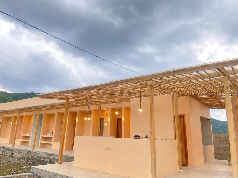WAVEZ LOMBOK HOSTEL Hotel in West Praya