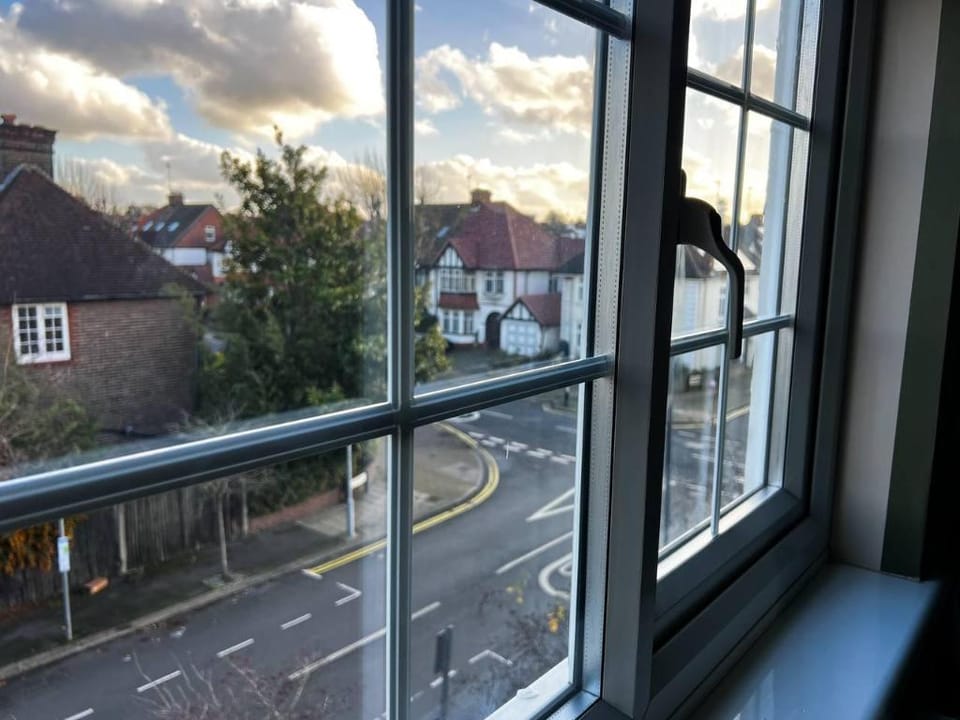 Zozy Anson Bed and Breakfast in London