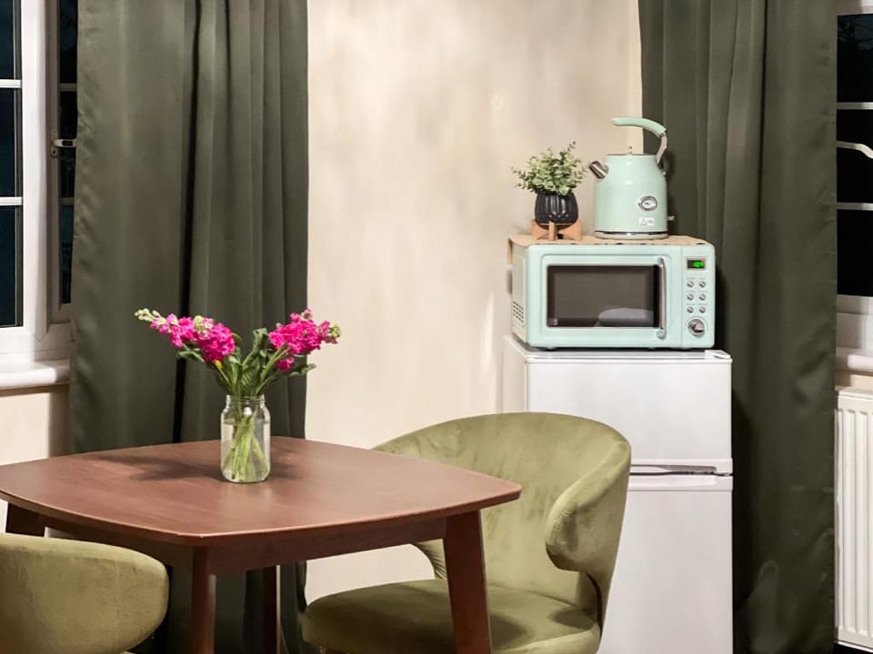Zozy Anson Bed and Breakfast in London
