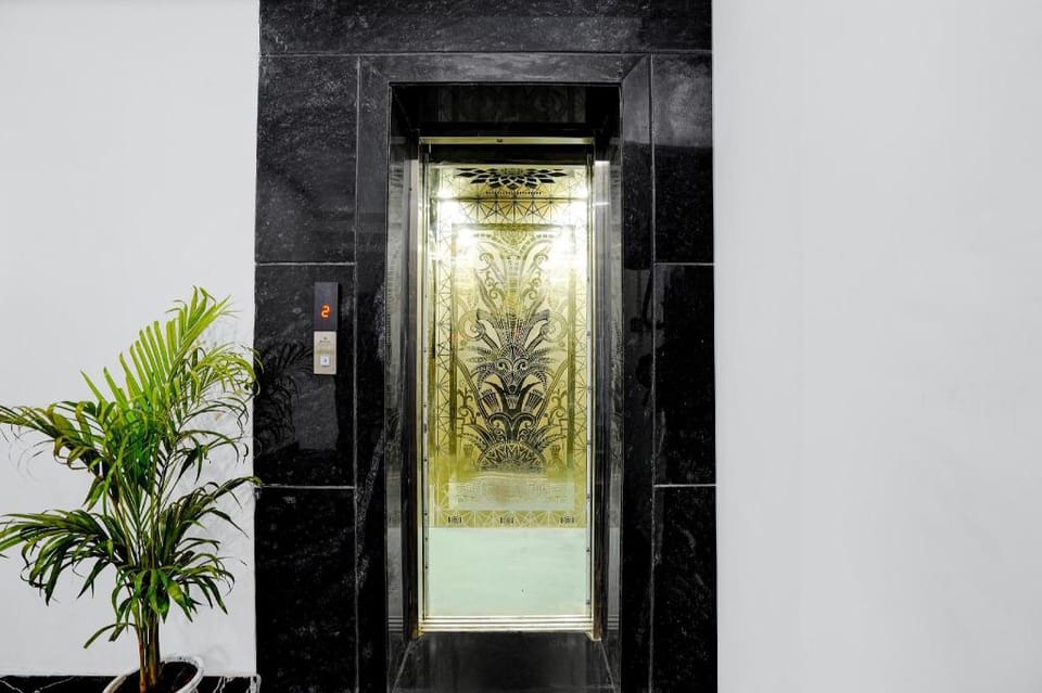 Townhouse Oak Sector 18 Metro Station Formerly Raasha Inn Hotel in Noida