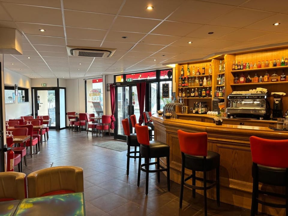 Le Grand Café Hotel in Île-de-France