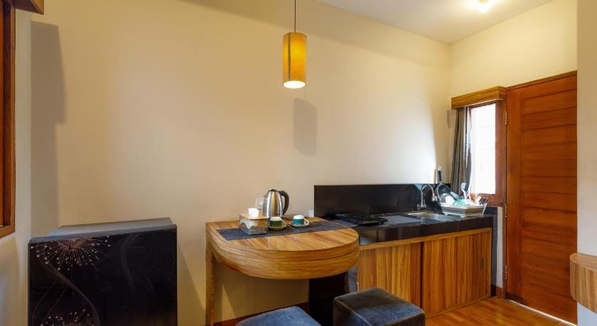 Dewandi Guesthouse Bed and Breakfast in Denpasar