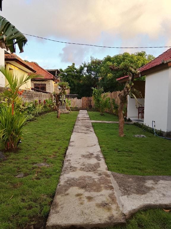 W home stay tulamben Bed and Breakfast in Karangasem Regency