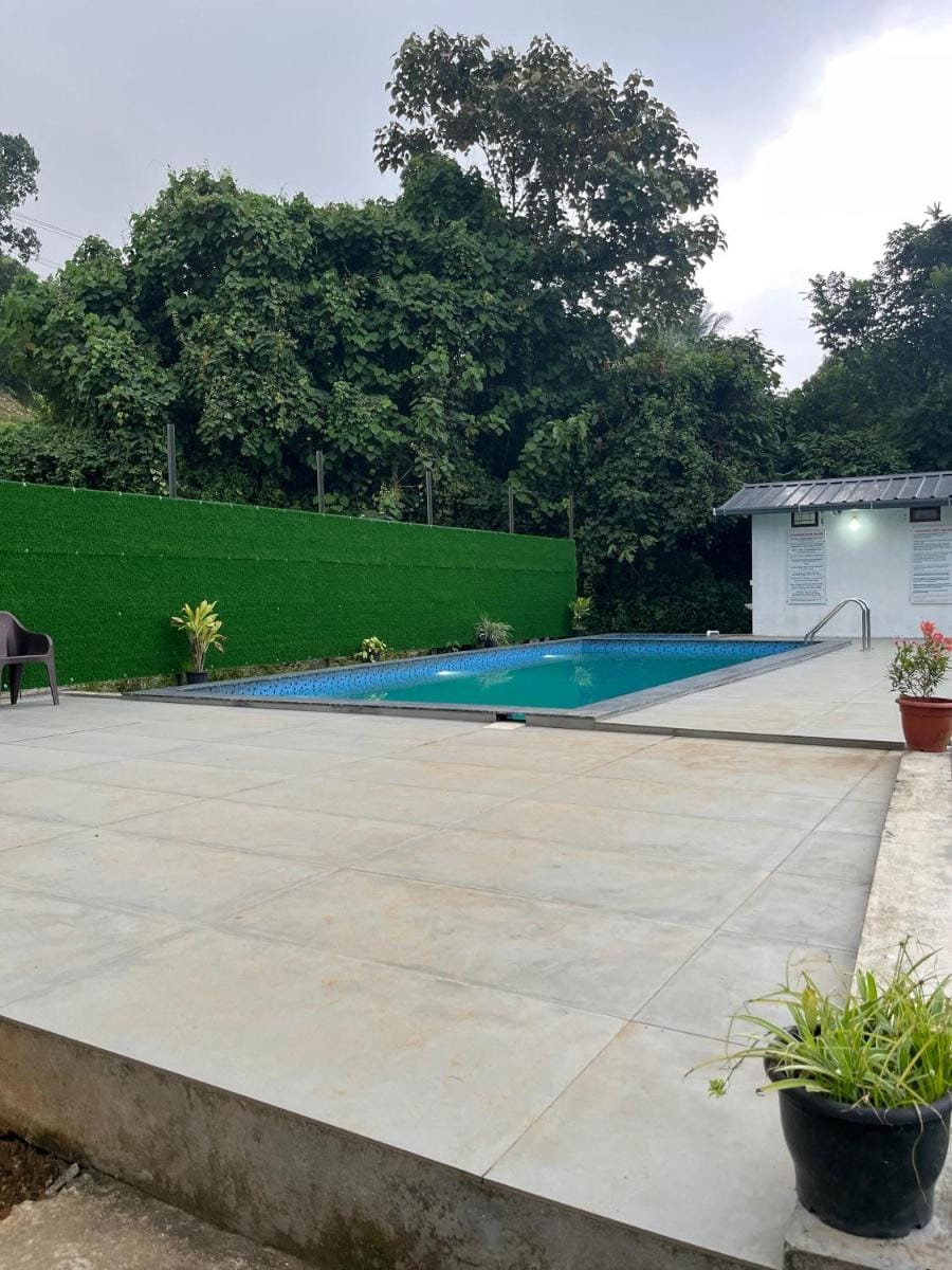 Skybz Resort - Mankulam Hotel in Kerala