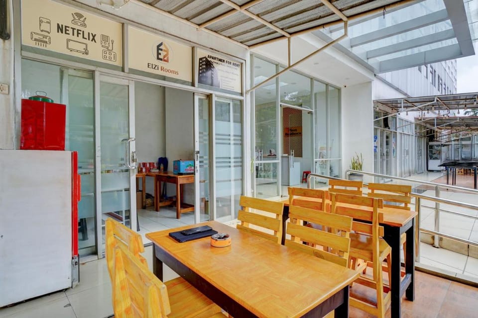 OYO 95090 Elzirooms Gunung Putri Hotel in West Java