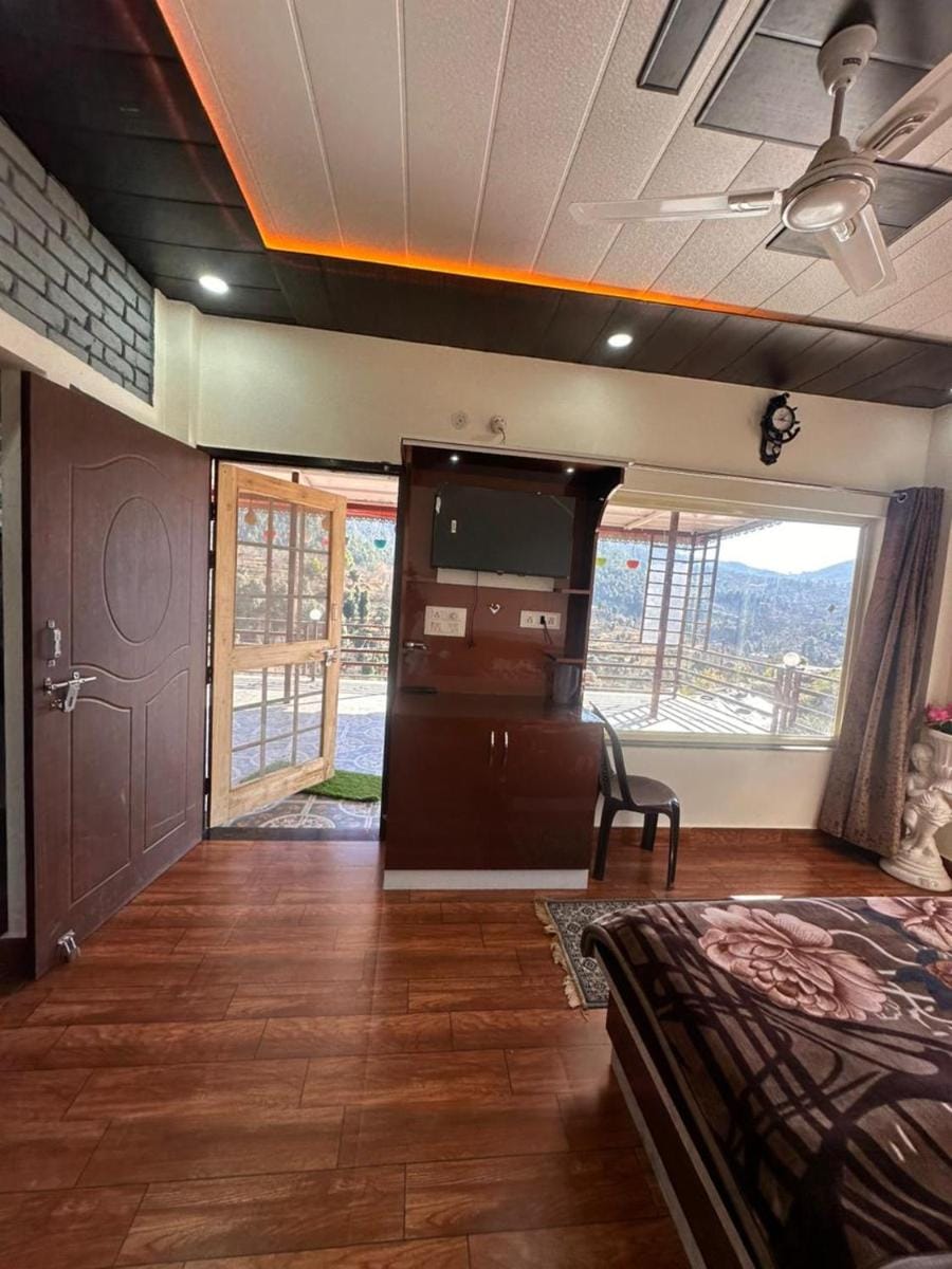 Mount view guest house Bed and Breakfast in Uttarakhand