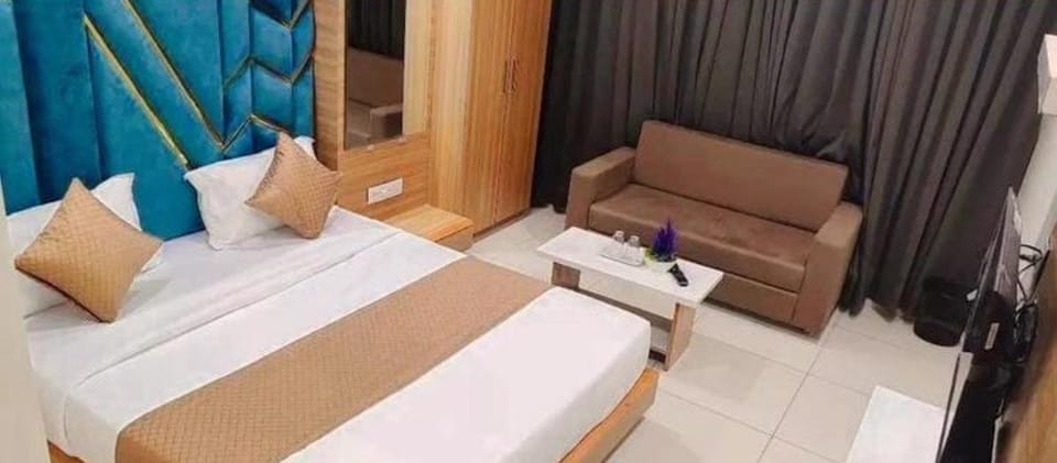 HOTEl DREAM Hotel in Ahmedabad