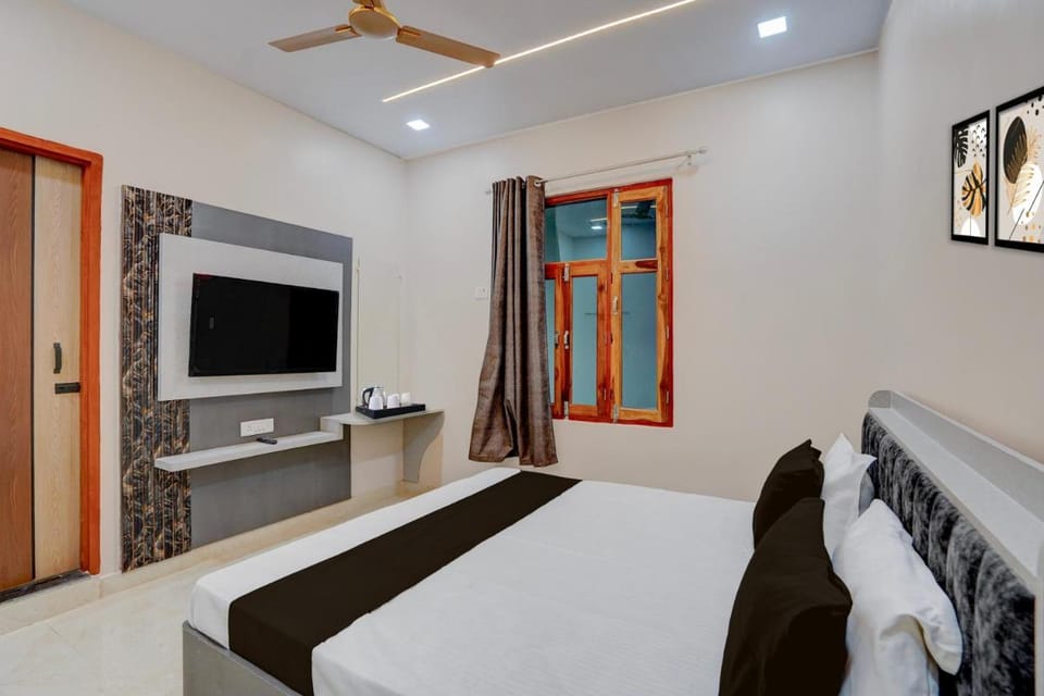 Hotel O NOVA GALAXY HOTEL & BANQUETS Hotel in Uttar Pradesh