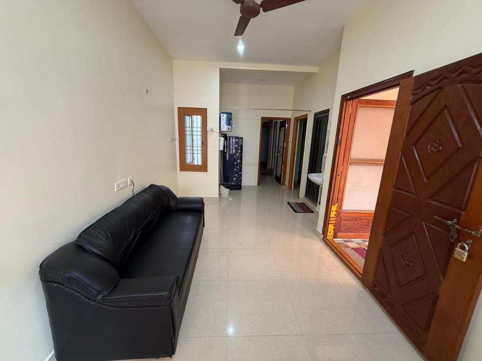 Giriyatra 2 Hotel in Tamil Nadu
