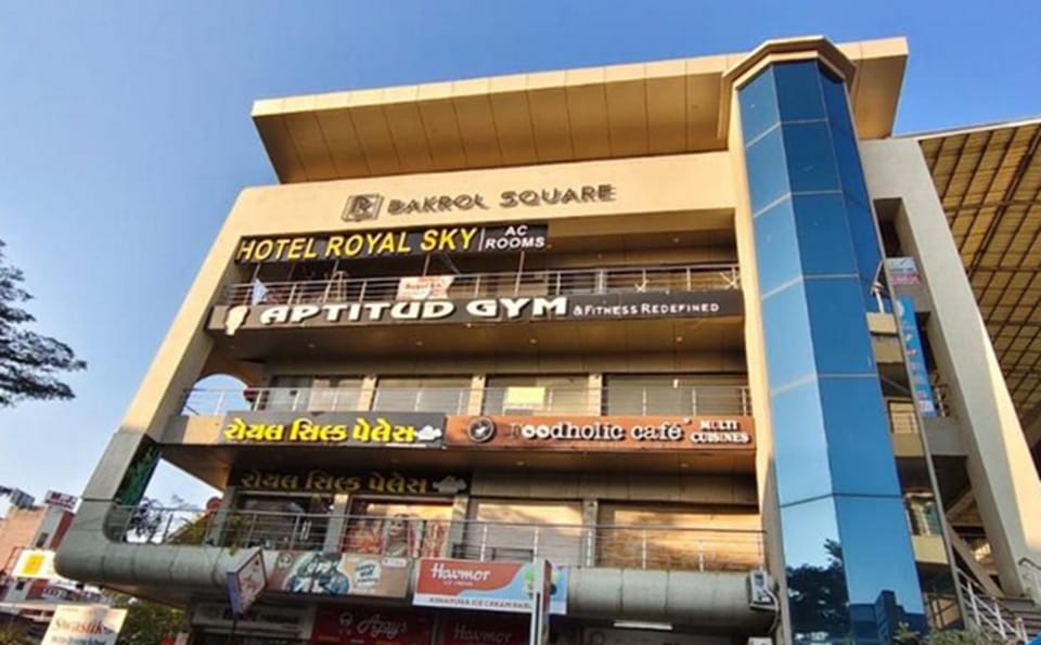 HOTEL ROYAL SKY Hotel in Gujarat